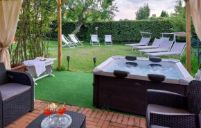 Awesome Home In Massarosa With Jacuzzi